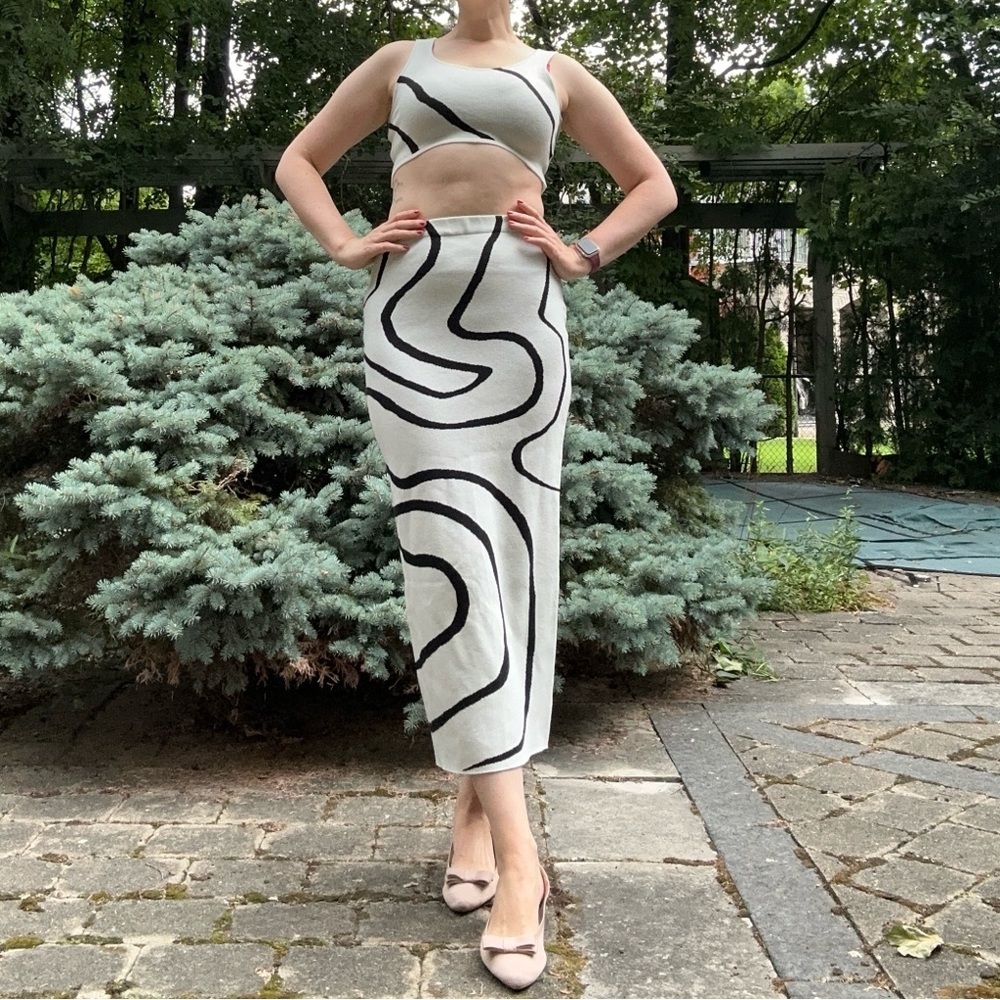 NWT Micas set of knit skirt and cropped tank top grey abstract geometric print L